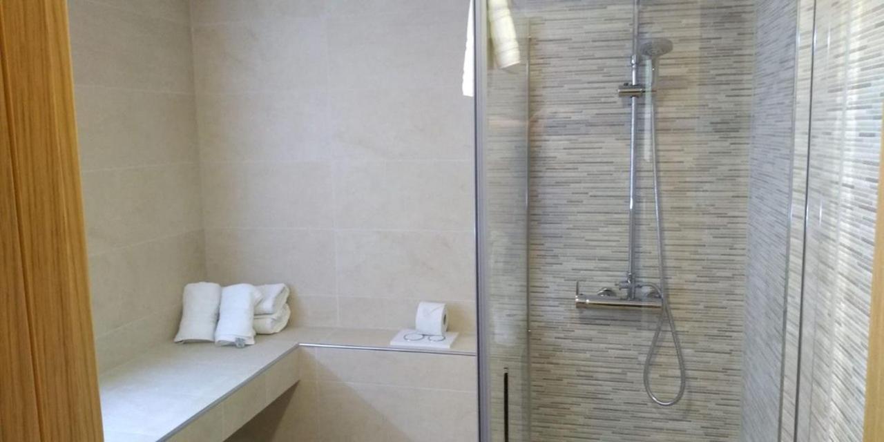 Hotel Alfonso Кала-Ратхада Екстер'єр фото